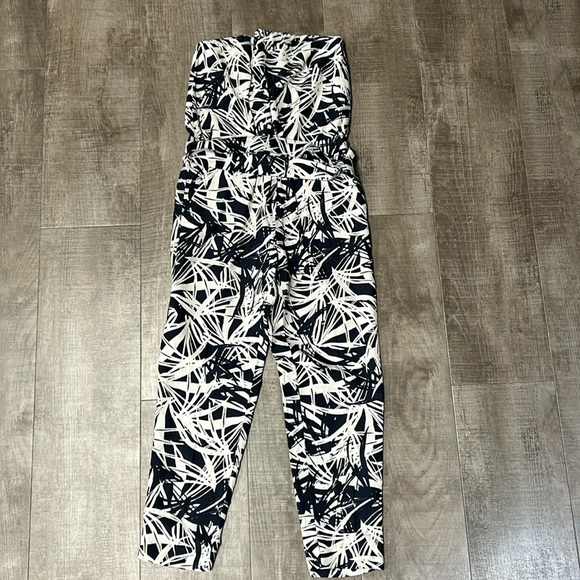 Ann Taylor Loft Strapless Tropical Leaf Jumpsuit Size 4 NWT - Picture 2 of 10